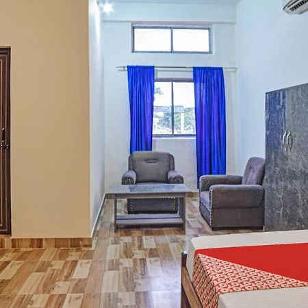 Spot On Jp Guest House Kaharpara Extérieur photo