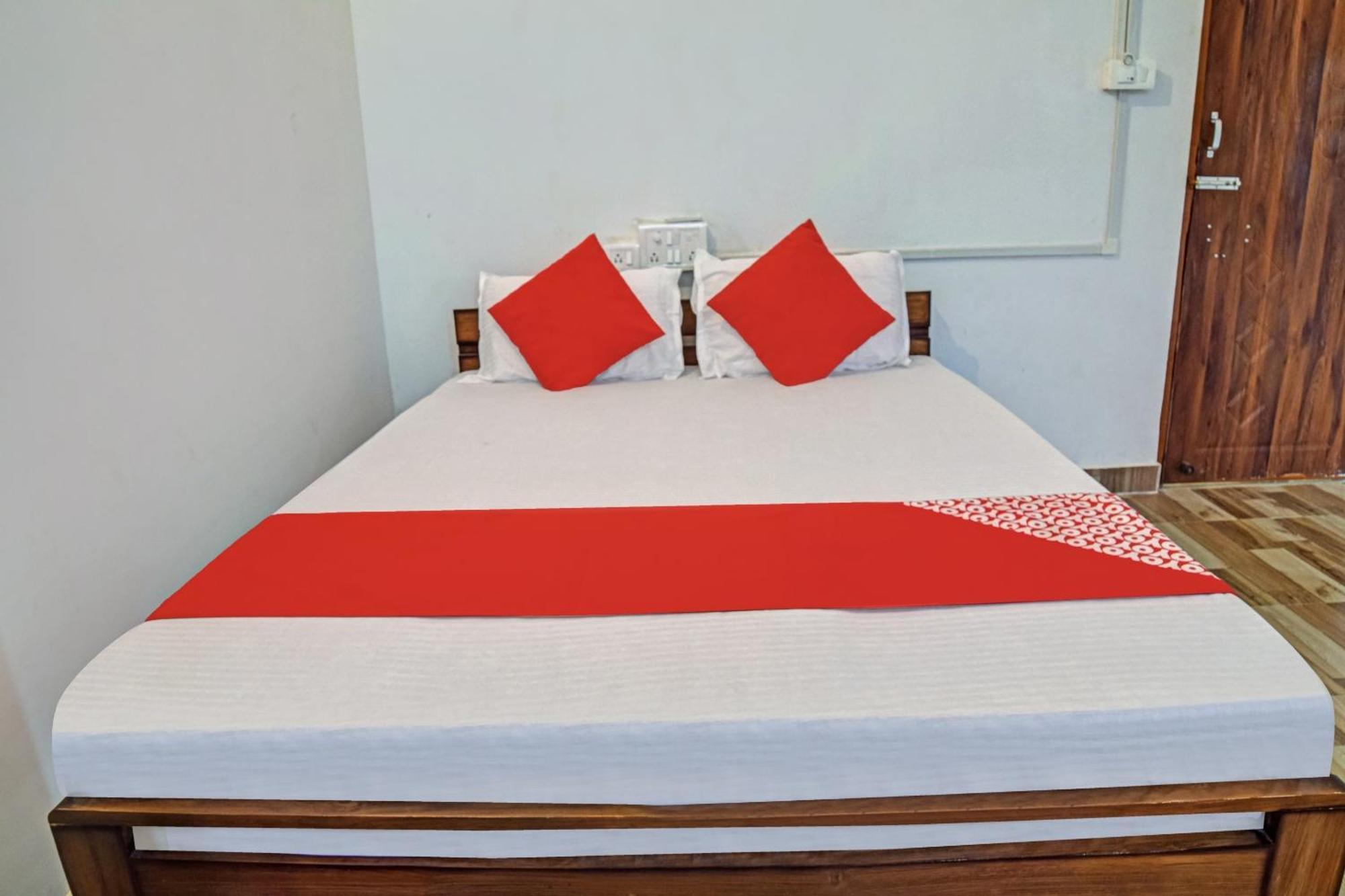 Spot On Jp Guest House Kaharpara Extérieur photo