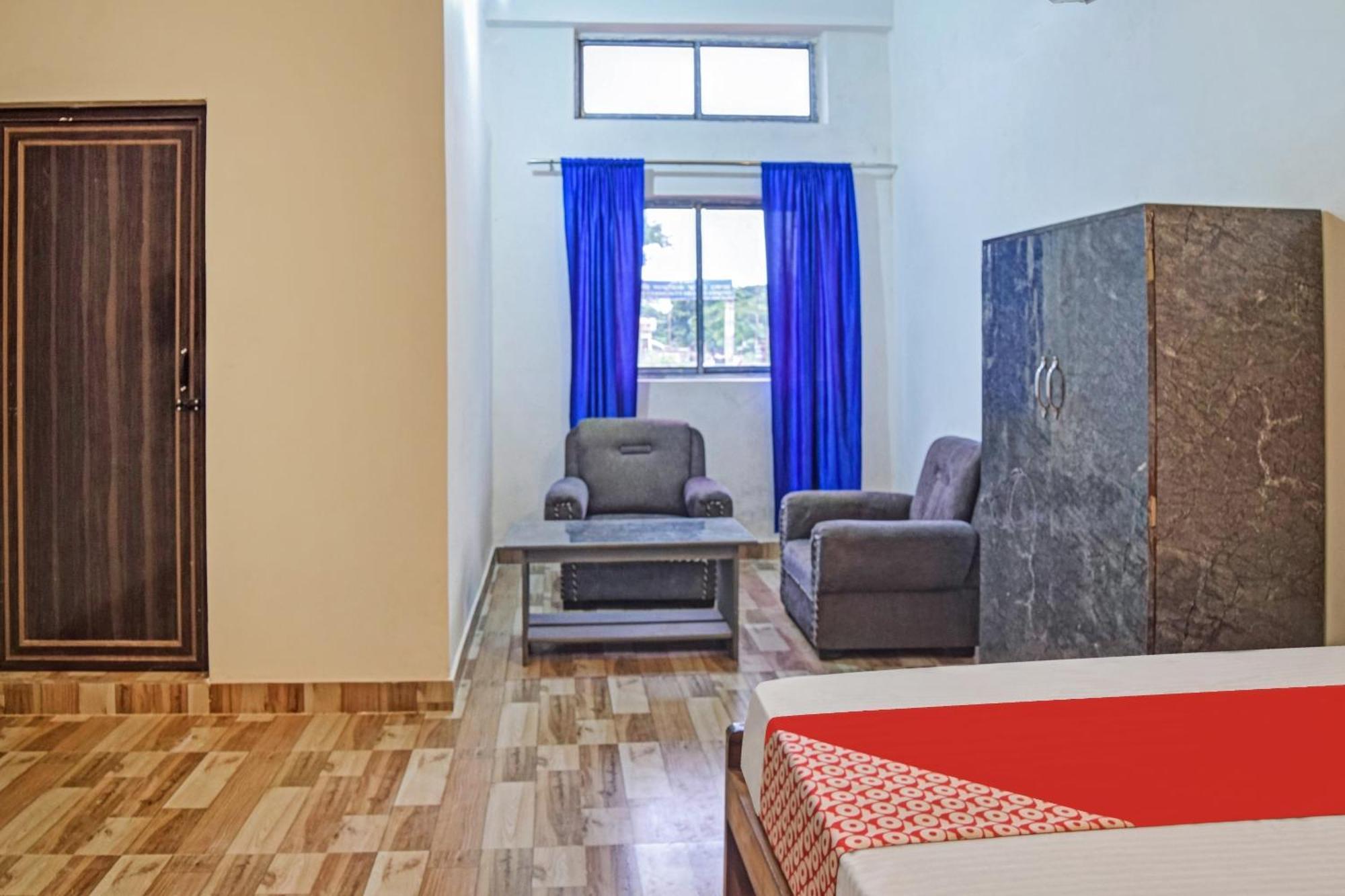 Spot On Jp Guest House Kaharpara Extérieur photo