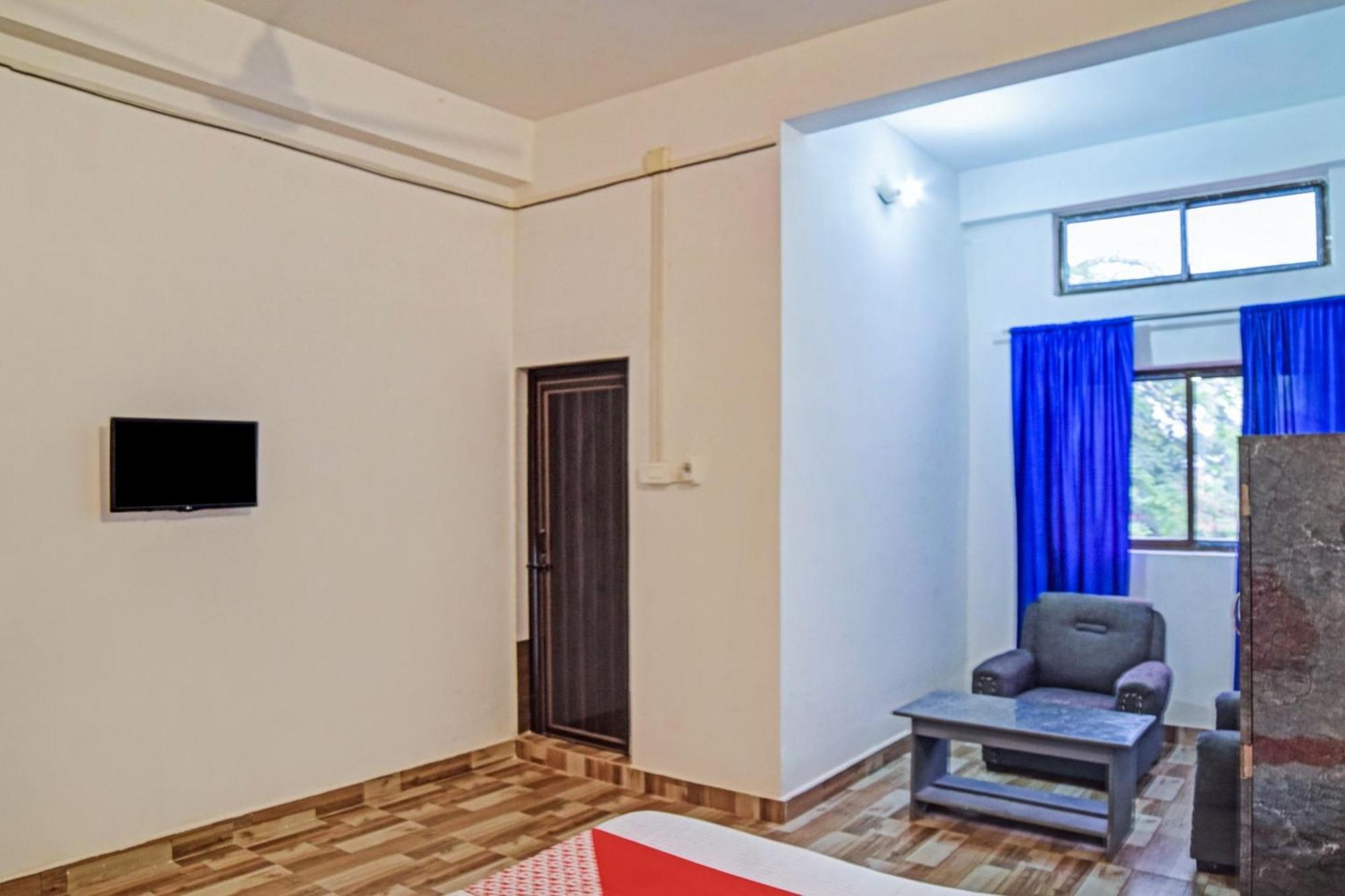 Spot On Jp Guest House Kaharpara Extérieur photo